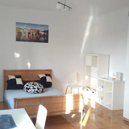 Hallera Square 27m2 Varsó